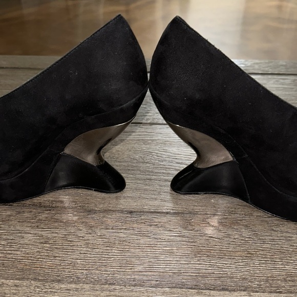 Leifsdottir Katarina Sculptural Inverted Wedge - Picture 8 of 11